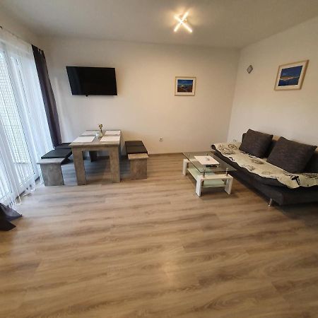 Apartments Villa M&M 2 بيبينيا المظهر الخارجي الصورة