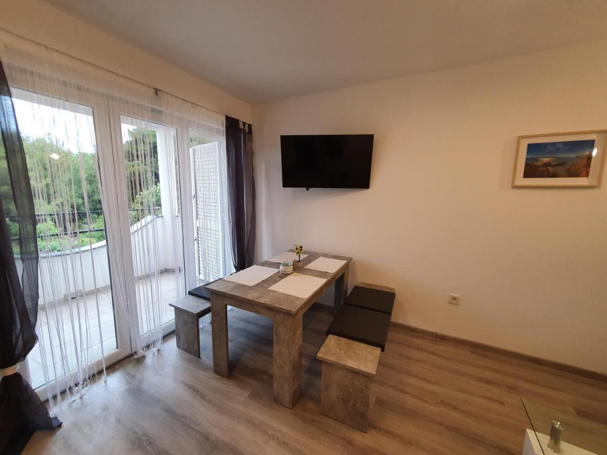 Apartments Villa M&M 2 بيبينيا المظهر الخارجي الصورة