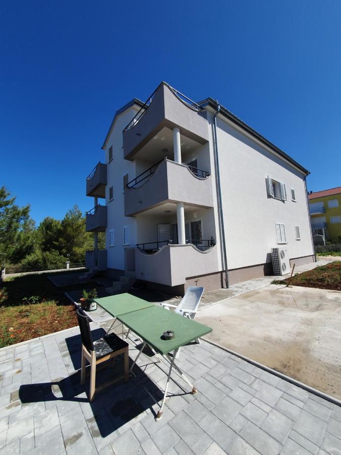 Apartments Villa M&M 2 بيبينيا المظهر الخارجي الصورة