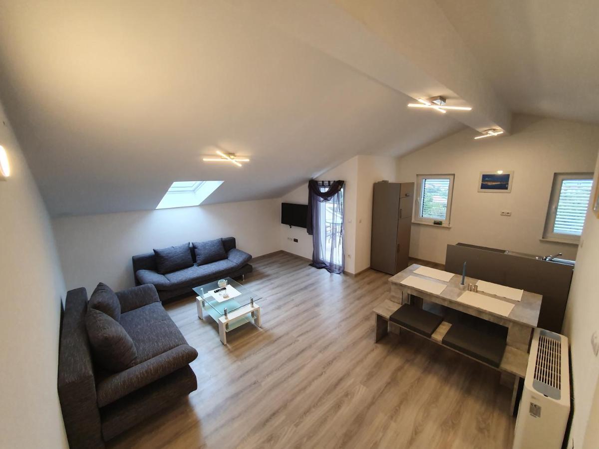 Apartments Villa M&M 2 بيبينيا المظهر الخارجي الصورة