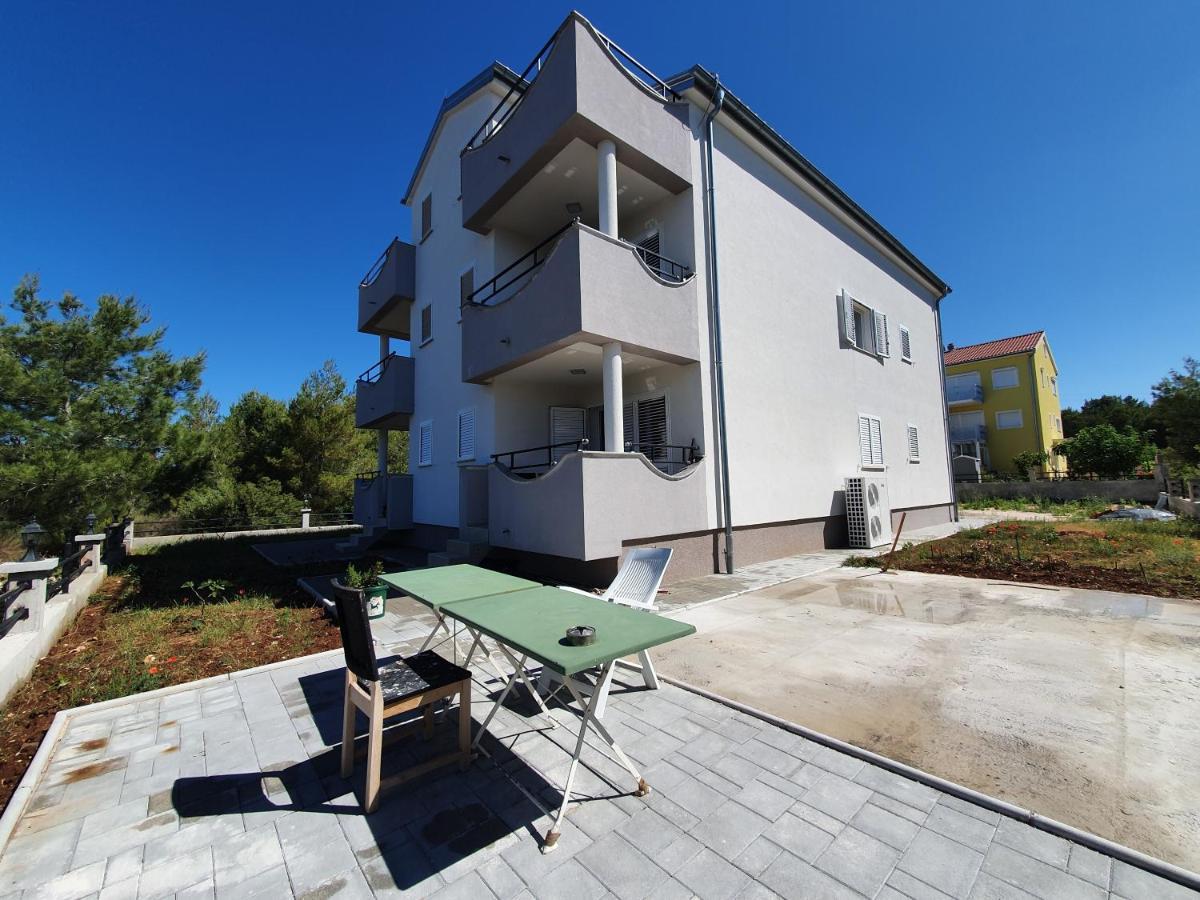 Apartments Villa M&M 2 بيبينيا المظهر الخارجي الصورة