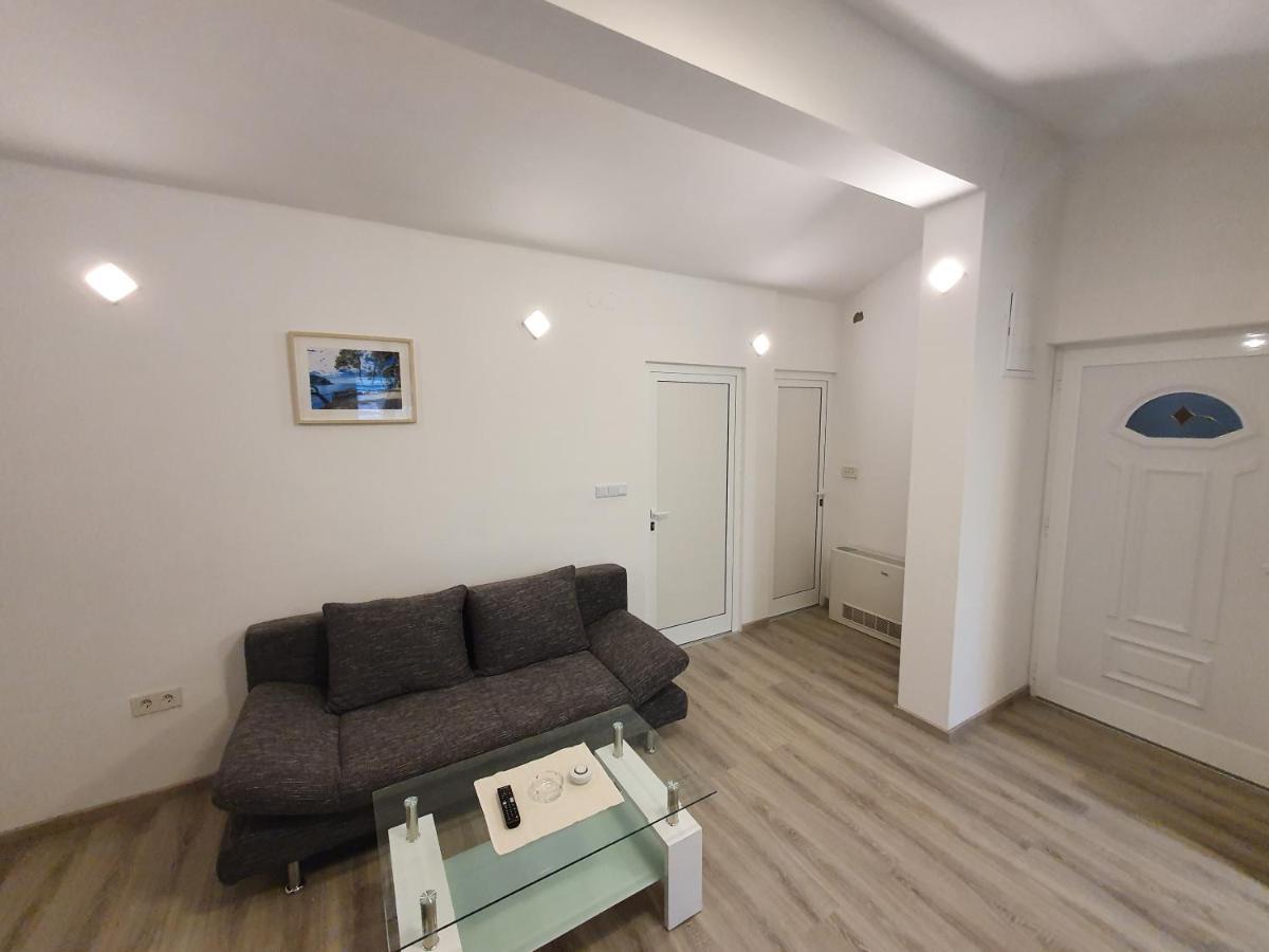 Apartments Villa M&M 2 بيبينيا المظهر الخارجي الصورة