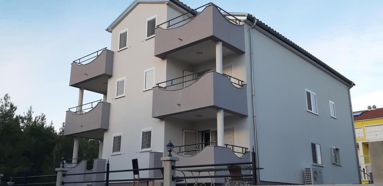 Apartments Villa M&M 2 بيبينيا المظهر الخارجي الصورة