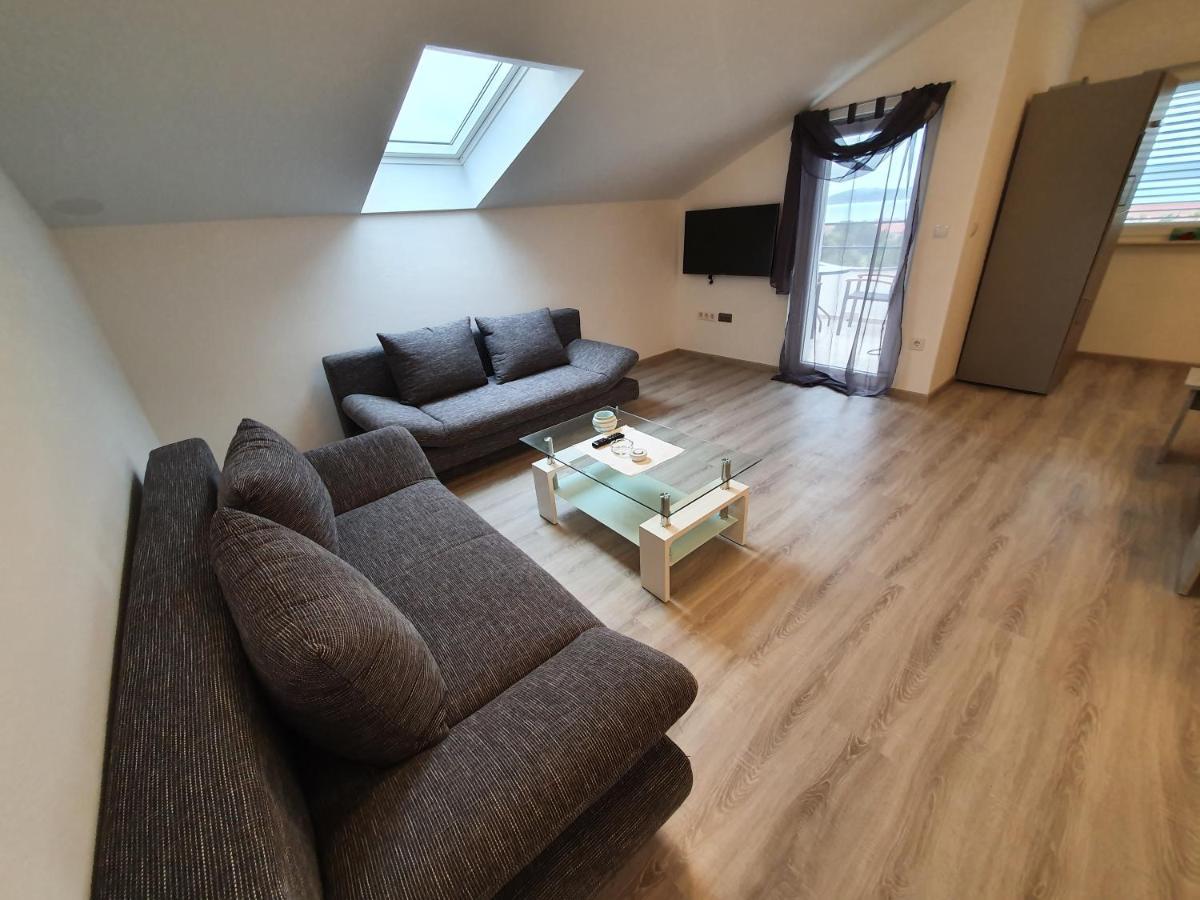 Apartments Villa M&M 2 بيبينيا المظهر الخارجي الصورة
