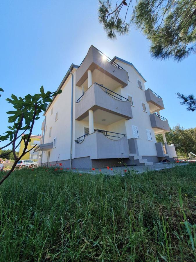 Apartments Villa M&M 2 بيبينيا المظهر الخارجي الصورة