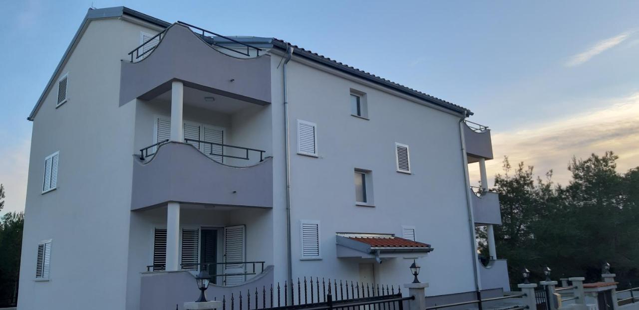 Apartments Villa M&M 2 بيبينيا المظهر الخارجي الصورة