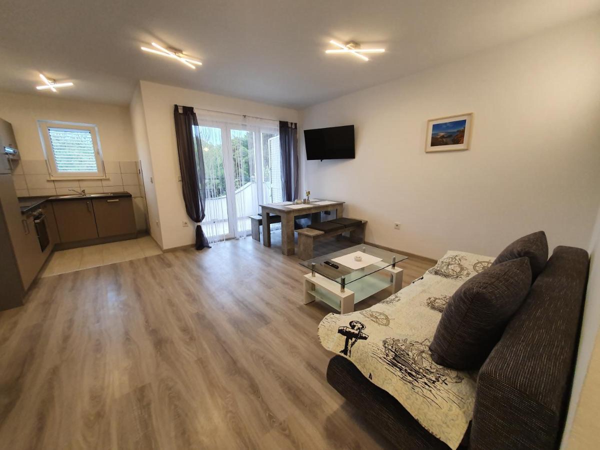 Apartments Villa M&M 2 بيبينيا المظهر الخارجي الصورة