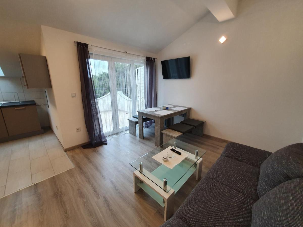 Apartments Villa M&M 2 بيبينيا المظهر الخارجي الصورة