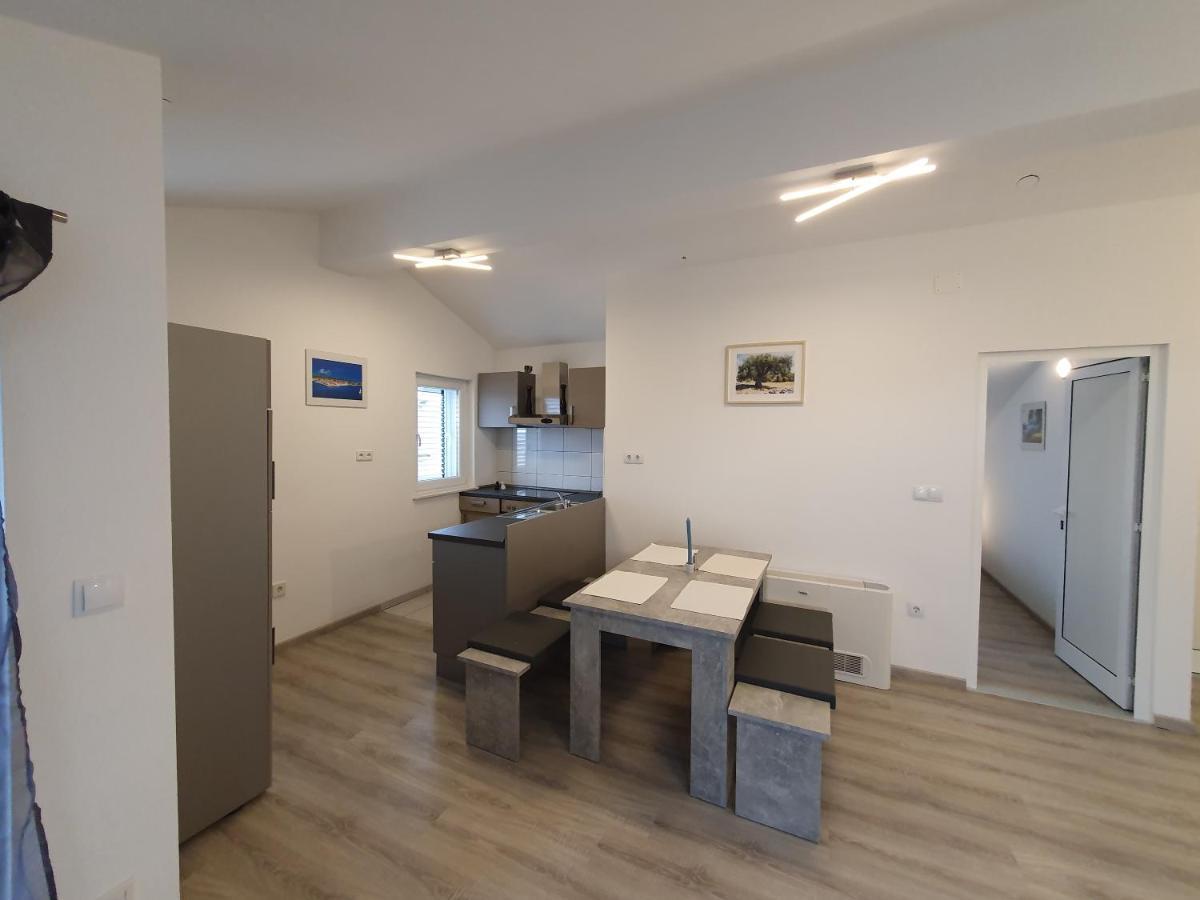 Apartments Villa M&M 2 بيبينيا المظهر الخارجي الصورة