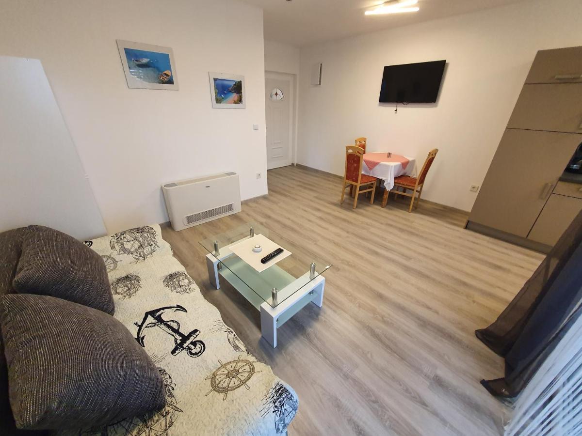 Apartments Villa M&M 2 بيبينيا المظهر الخارجي الصورة