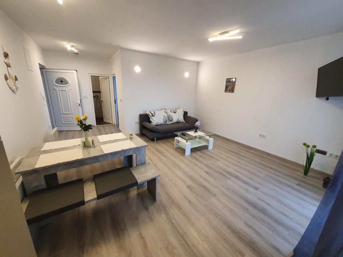 Apartments Villa M&M 2 بيبينيا المظهر الخارجي الصورة