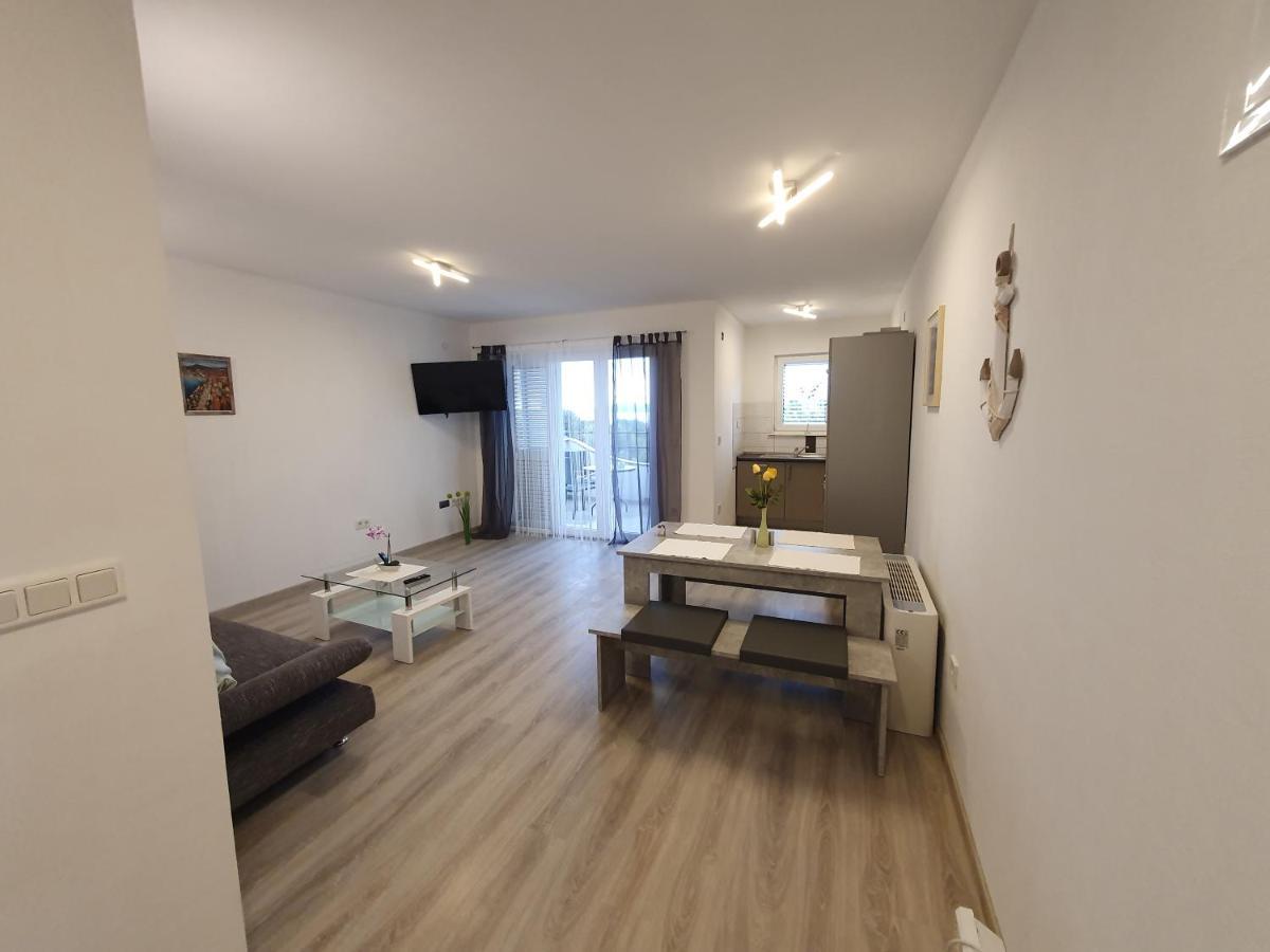 Apartments Villa M&M 2 بيبينيا المظهر الخارجي الصورة