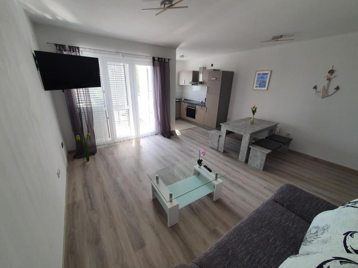 Apartments Villa M&M 2 بيبينيا المظهر الخارجي الصورة